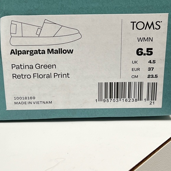 New in the Box. Women’s TOMS 6.5 Retro Floral print. - Picture 5 of 5